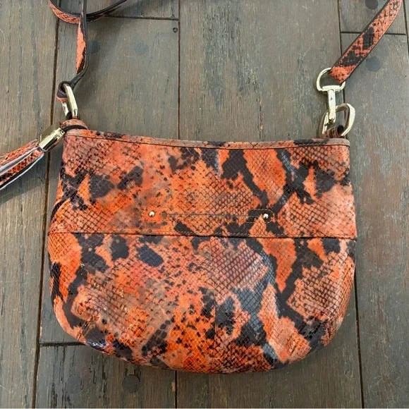 B MAKOWSKY Crossbody Orange Snakeskin Print - Picture 2 of 4